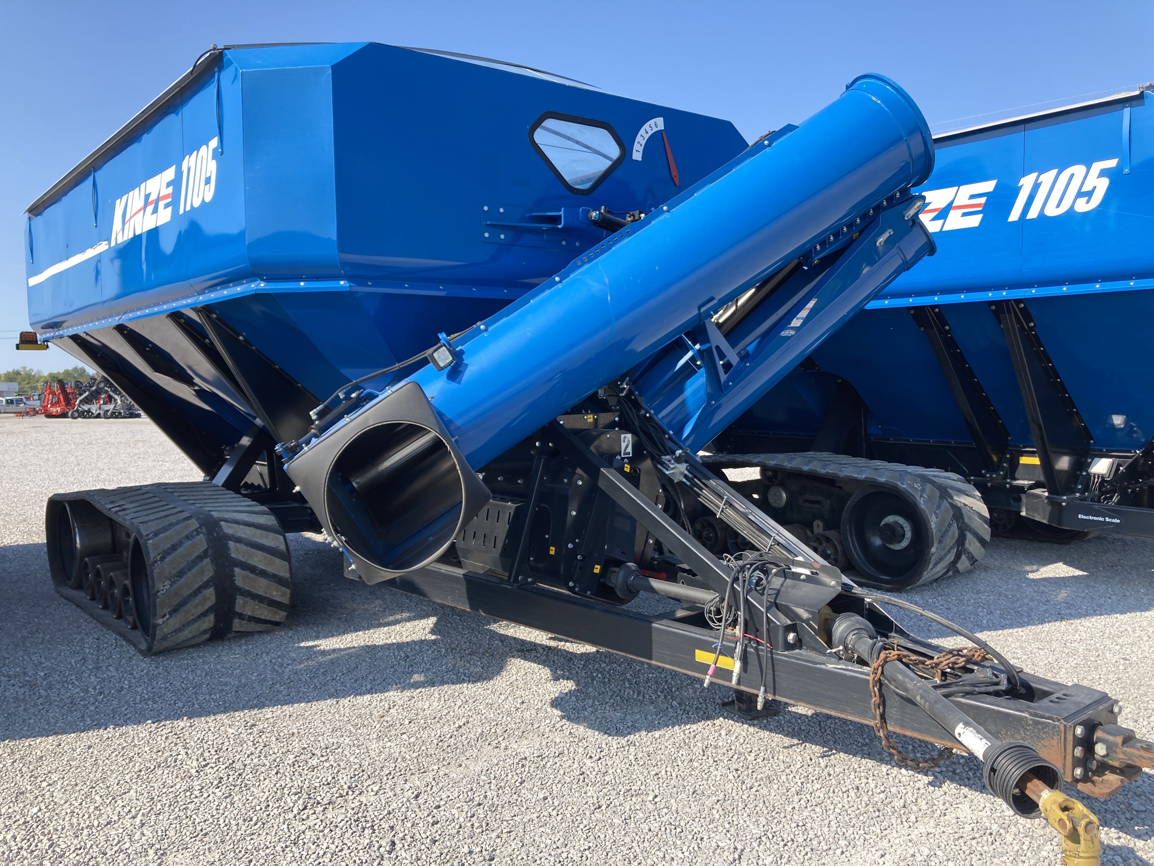 2019 Kinze 1105 Equipment Image0