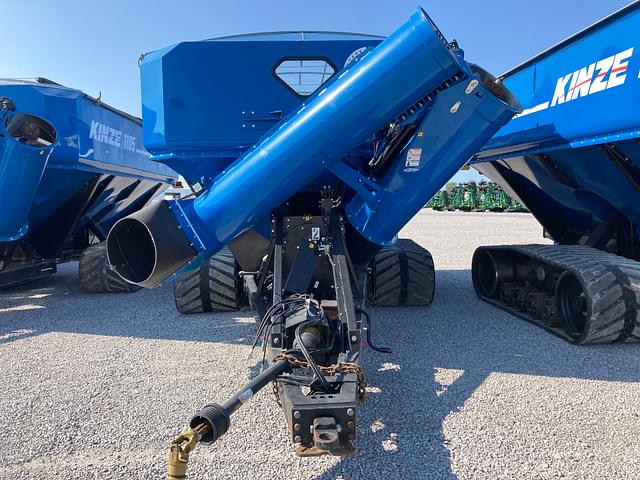 Image of Kinze 1105 equipment image 1