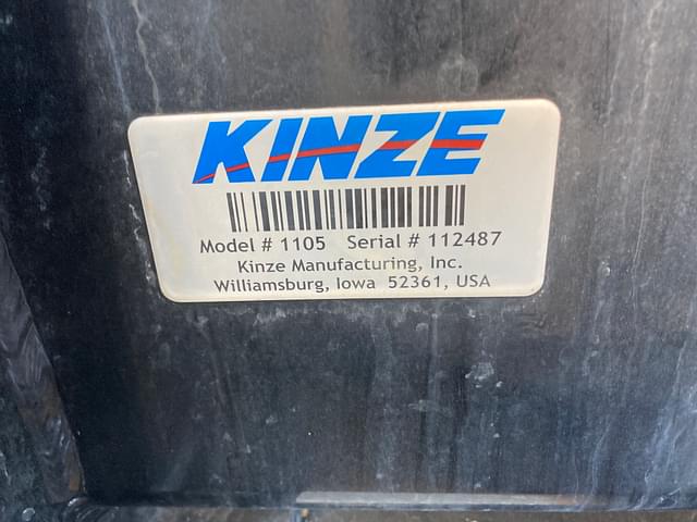 Image of Kinze 1105 equipment image 2