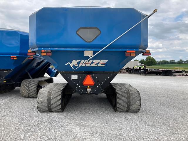 Image of Kinze 1105 equipment image 3