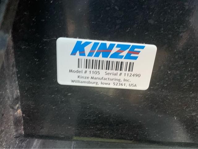 Image of Kinze 1105 equipment image 2