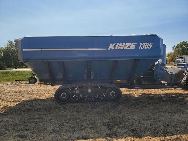 Image of Kinze 1305 equipment image 4