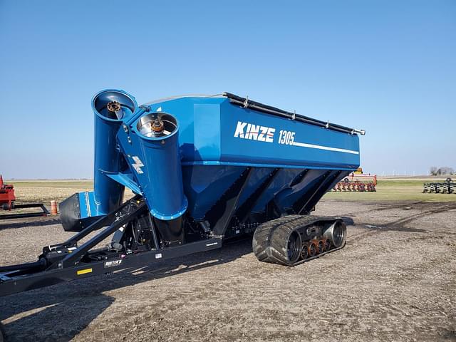 Image of Kinze 1305 equipment image 1