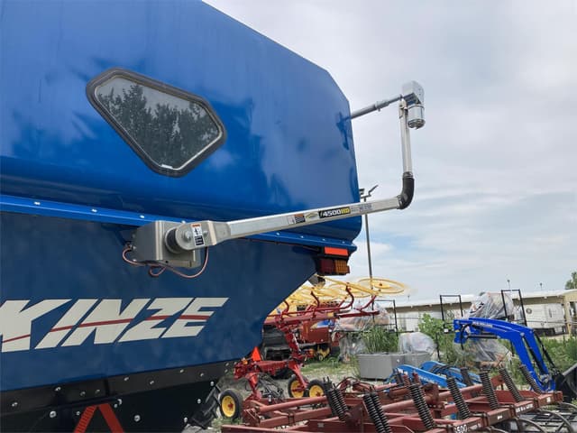 Image of Kinze 1305 equipment image 4