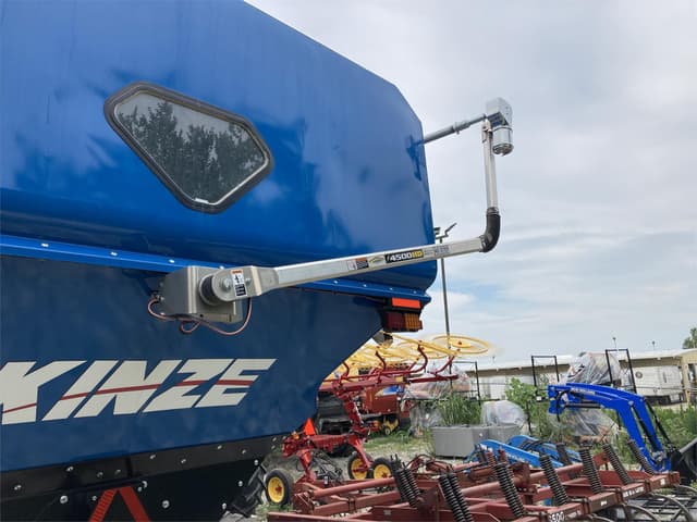 Image of Kinze 1305 equipment image 4