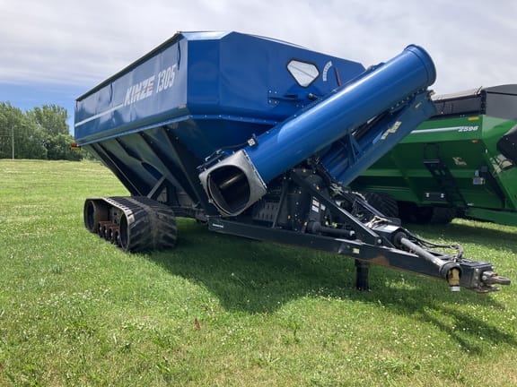 2019 Kinze 1305 Equipment Image0