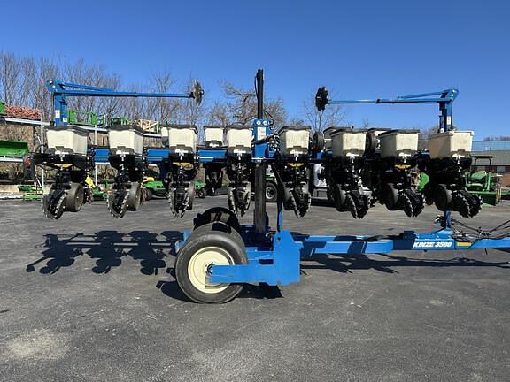 Image of Kinze 3500 equipment image 1