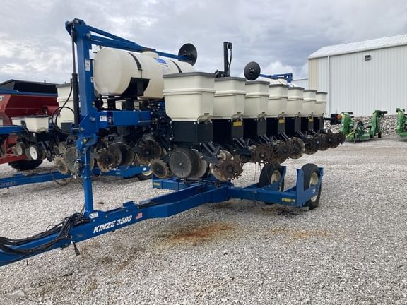 2019 Kinze 3500 Equipment Image0
