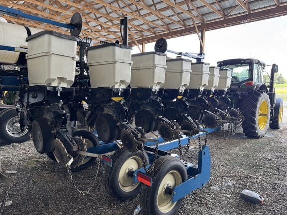 2019 Kinze 3500 Equipment Image0