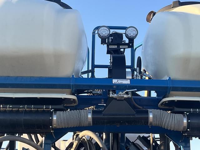 Image of Kinze 3500 equipment image 3