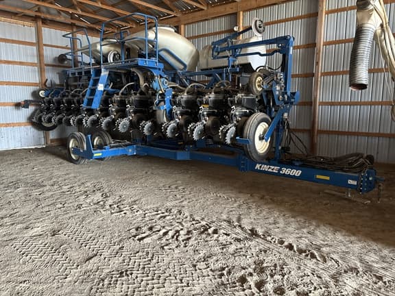 Image of Kinze 3600 Primary image