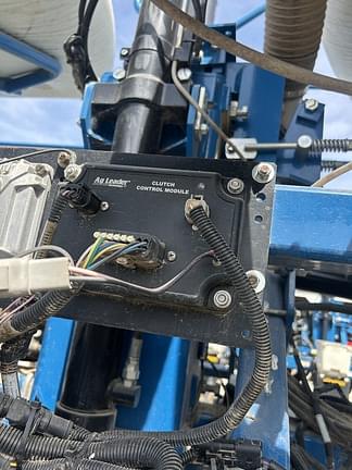 Image of Kinze 3600 equipment image 3