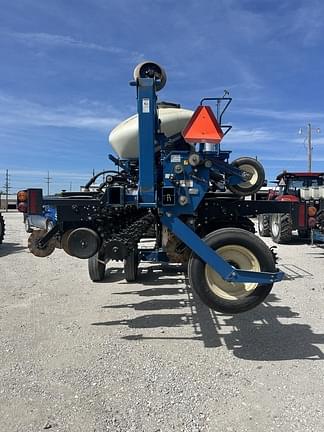 Image of Kinze 3600 equipment image 1