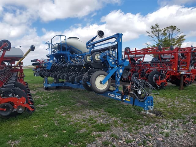 Image of Kinze 3600ASD equipment image 3