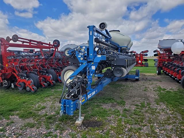 Image of Kinze 3600ASD equipment image 1