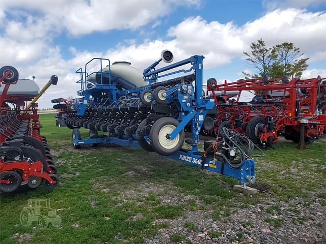 Image of Kinze 3600ASD equipment image 3