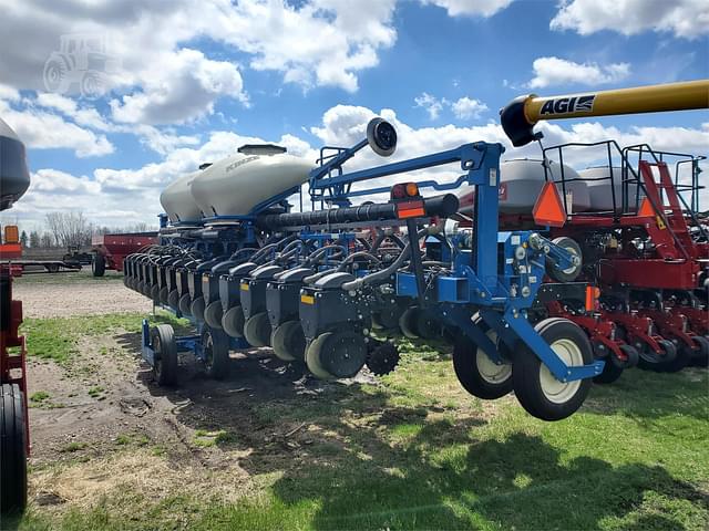 Image of Kinze 3600ASD equipment image 4