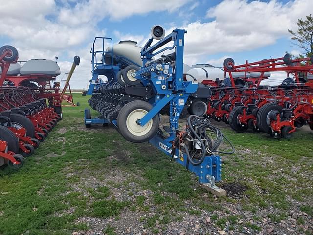 Image of Kinze 3600ASD equipment image 2