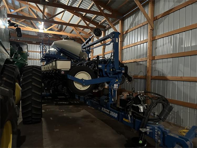2019 Kinze 3660 Equipment Image0