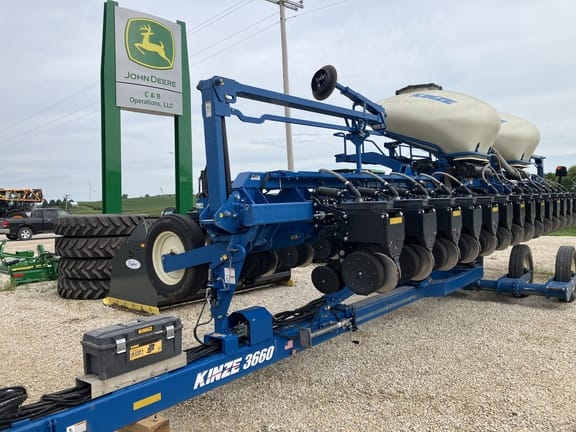 2019 Kinze 3660 Equipment Image0