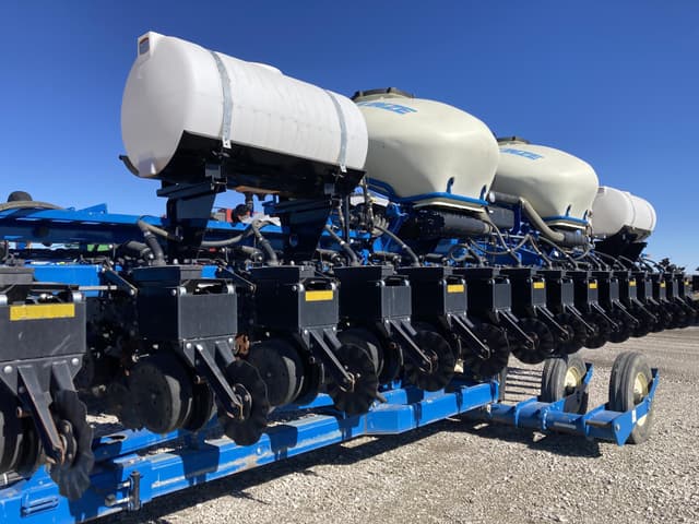 Image of Kinze 3660ASD equipment image 1