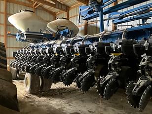 Main image Kinze 3700 4