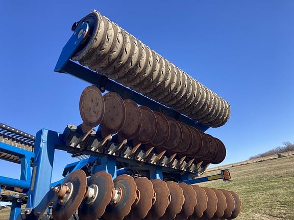 Image of Kinze Mach Till 331 equipment image 3