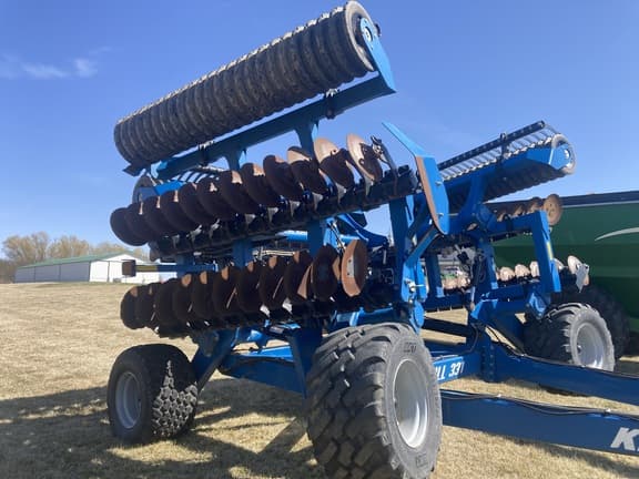 Image of Kinze Mach Till 331 equipment image 4