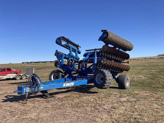 Image of Kinze Mach Till 331 equipment image 2