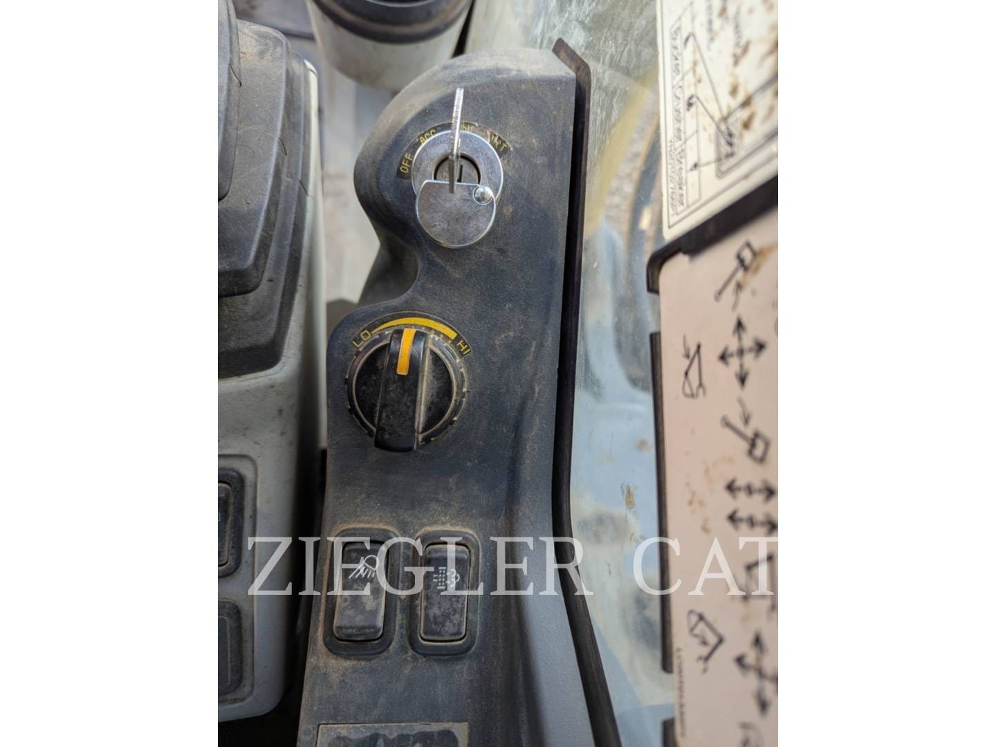 2019 Kobelco SK350LC-10 Equipment Image0