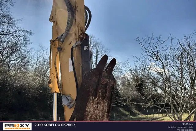Image of Kobelco SK75SR equipment image 3