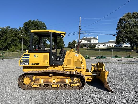 Image of Komatsu D37PX-24 equipment image 1