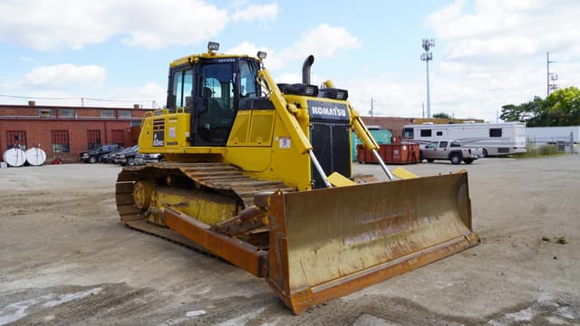 Image of Komatsu D65PXI-18 equipment image 2