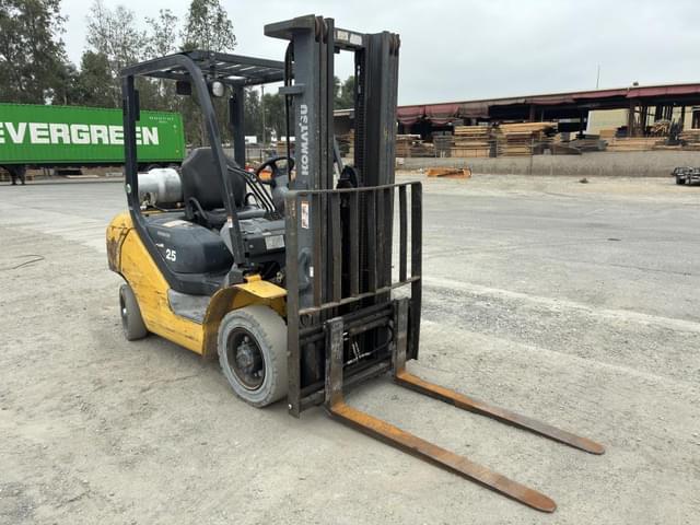 Image of Komatsu FG25HT-16 equipment image 1