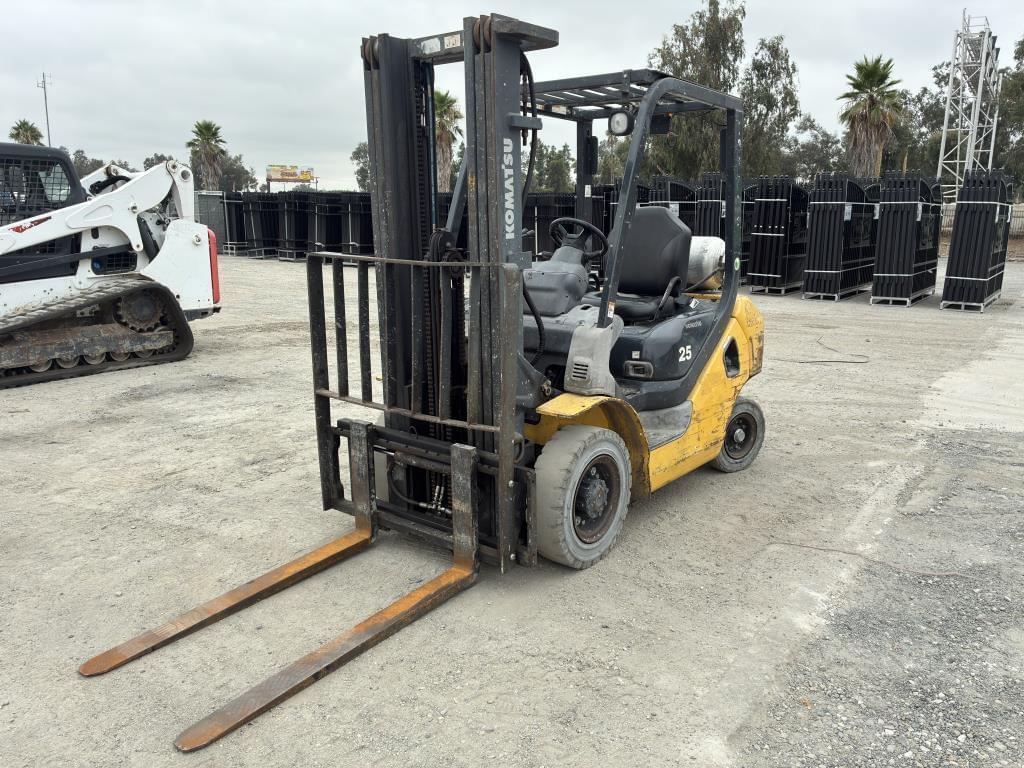 Image of Komatsu FG25HT-16 Primary image