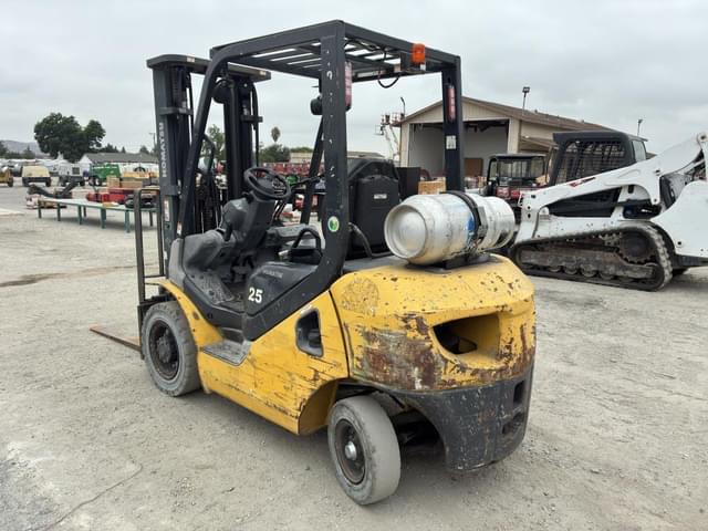 Image of Komatsu FG25HT-16 equipment image 3