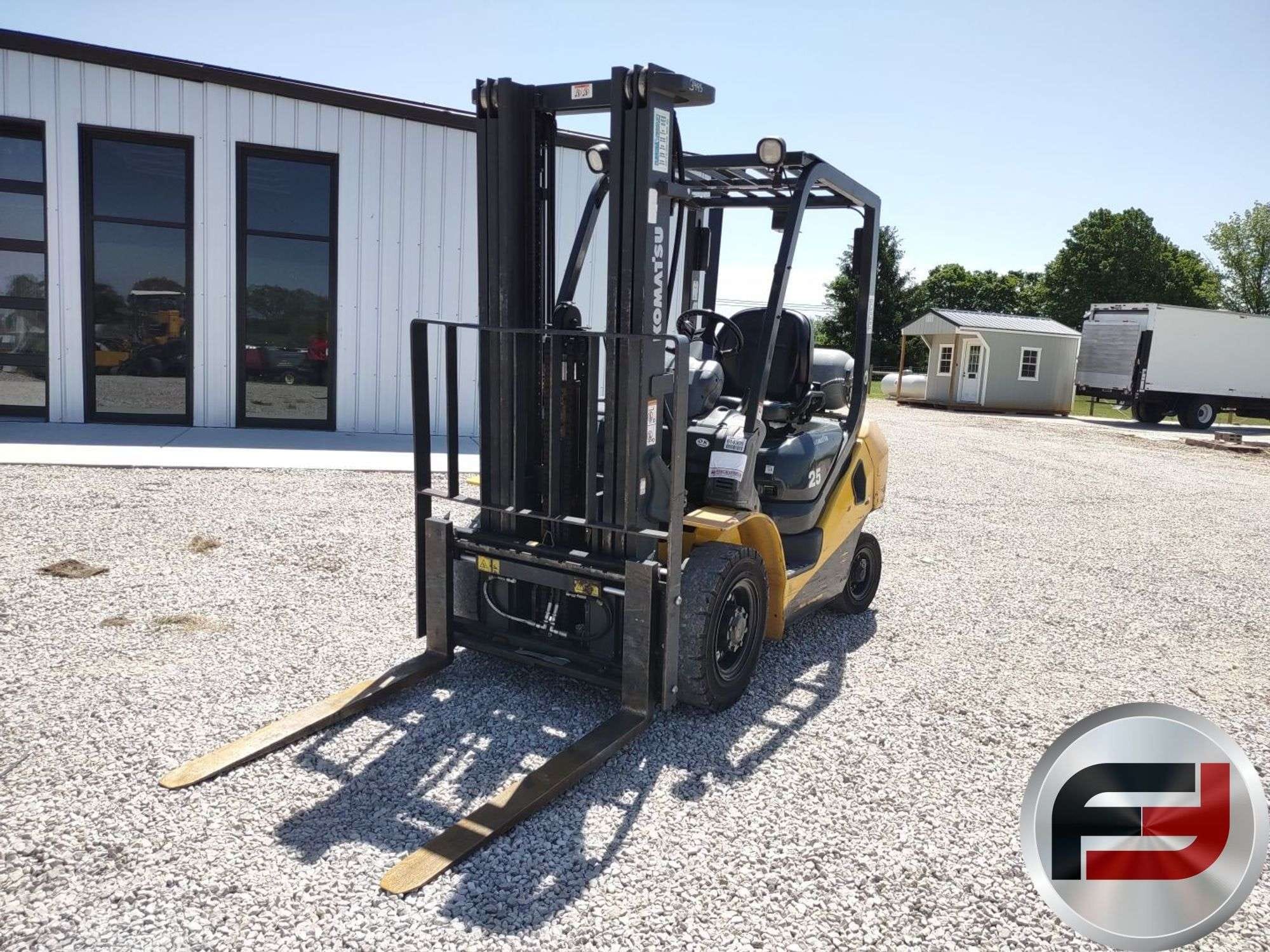 2019 Komatsu 25 Equipment Image0