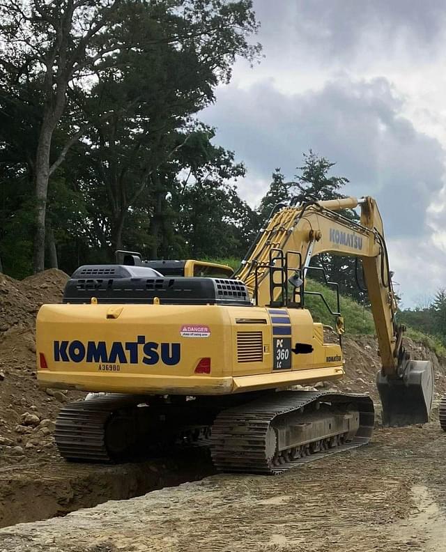 Image of Komatsu PC360LC equipment image 2