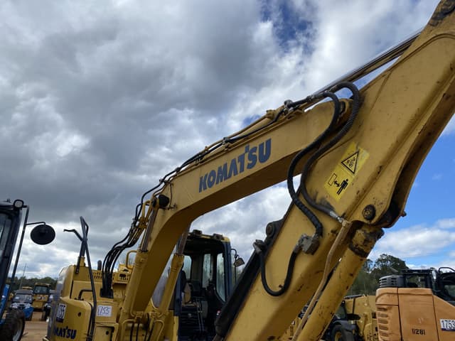Image of Komatsu PC138USLC-10 equipment image 4