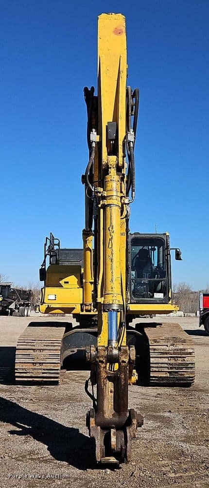 Image of Komatsu PC490LC-11 equipment image 1