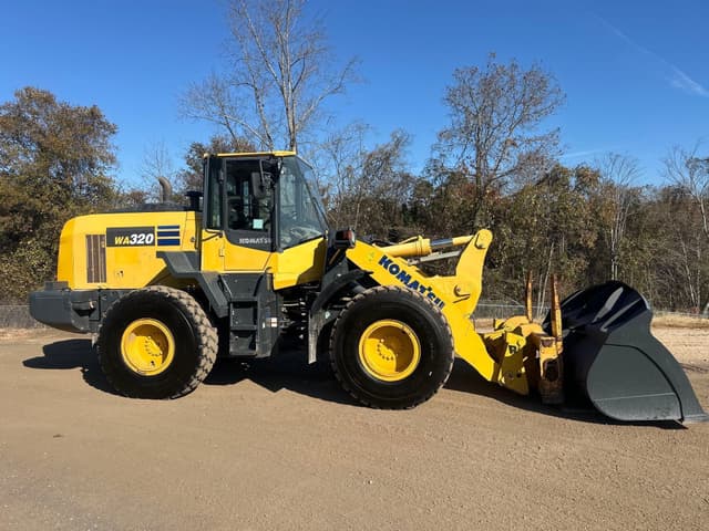 Image of Komatsu WA320-8 equipment image 1