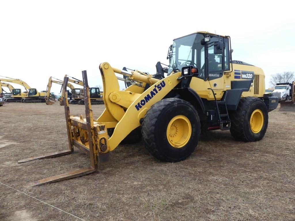 2019 Komatsu WA320-8 Equipment Image0