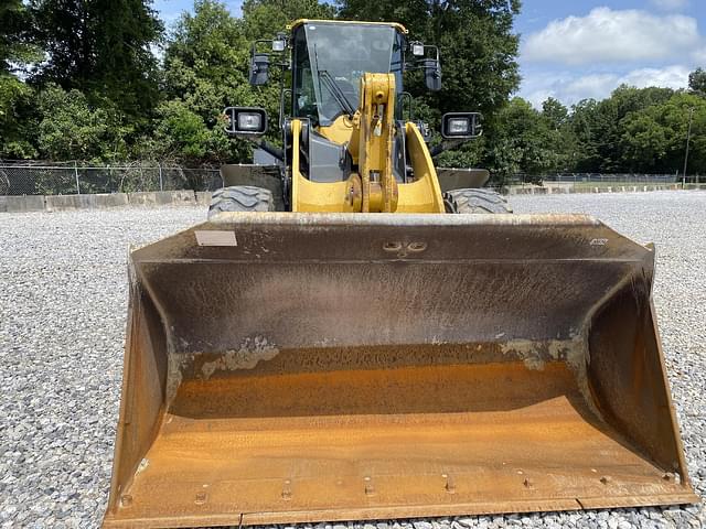 Image of Komatsu WA320 equipment image 4