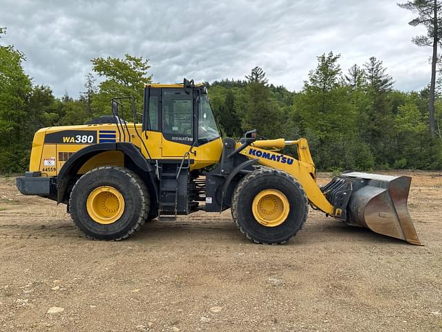 Image of Komatsu WA380 equipment image 3