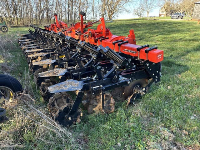 Image of Kuhn Krause Gladiator 1205M equipment image 2