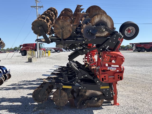 Image of Kuhn Krause Gladiator 1205M equipment image 1