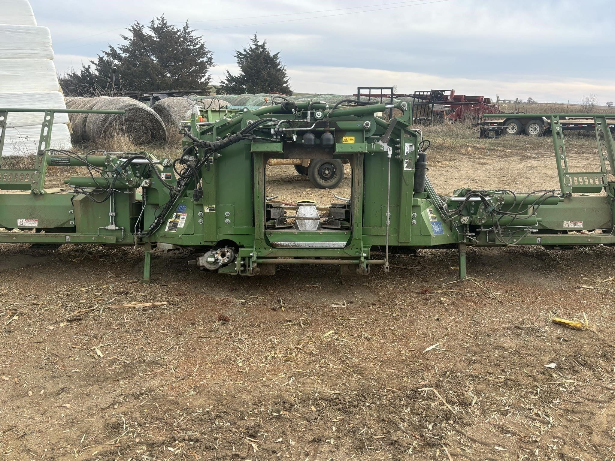 2019 Krone Easy Collect 900-3 Equipment Image0