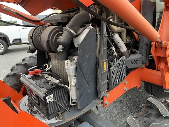 Image of Kubota M7060 equipment image 3