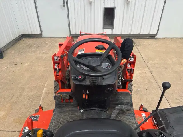 Image of Kubota B2601 equipment image 3