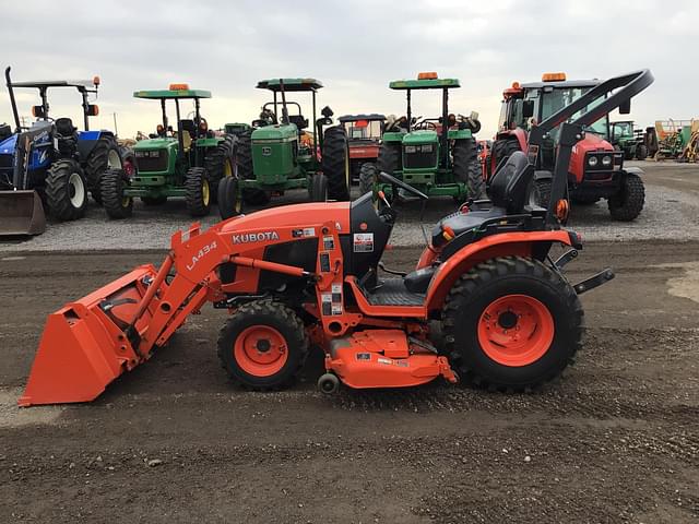 Image of Kubota B2601HSD equipment image 3